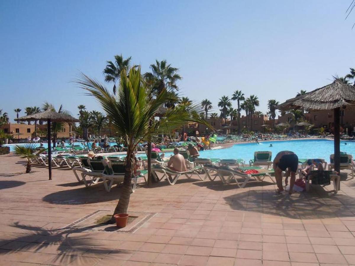 Family Apartment 1 Bedroom With Pool View 2 - Oasis Duna Resort Corralejo Exteriör bild